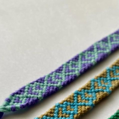 Blueberri on Instagram: "I started the pink and green bracelet in this set for the bi-weekly challenge on braceletbook and enjoyed it so much that I decided to make two more of them!
#149546 on @braceletbook 

#friendshipbracelet #friendshipbracelets #friendship_bracelet #friendship_bracelets #stringbracelet #stringbracelets #embroideryflossbracelet #embroideryflossbracelets #macrame #macramé #macramebracelet #macramebracelets #macramébracelet #macramébracelets #knotted #knottedbracelet #knottedbracelets #handmade #handmadebracelet #handmadebracelets #bracelet #bracelets #stringart" Embroidery Floss Bracelets, Green Bracelet, Bracelet Knots, Bracelet Friendship, String Bracelet, Macrame Bracelets, String Art, Enjoy It, Friendship Bracelet