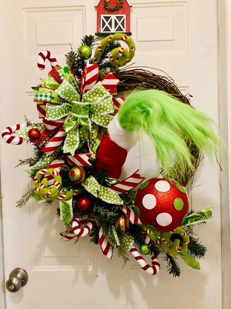 Grinch Grapevine Wreath, Grinch Reef Ideas, Grinch Wreath Ideas Diy, Grinch Door Wreath, Grinch Christmas Wreath Ideas, Grinch Wreaths Christmas, Grinch Christmas Wreath Diy, Grinch Wreath Ideas, Grinch Wreath Diy