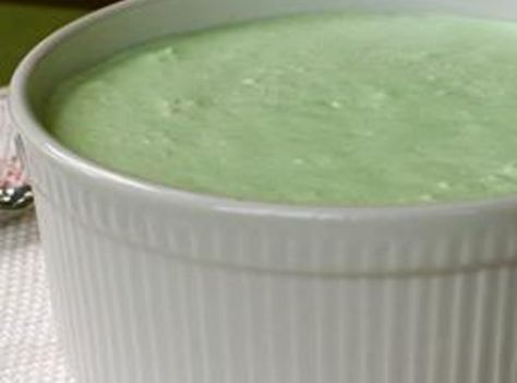 Seafoam Salad Seafoam Salad Recipe, Seafoam Salad, Dessert Salad Recipes, Salad Strawberry, Salads For Kids, Watergate Salad, Easy Christmas Dinner, Canned Pears, Strawberry Pretzel Salad