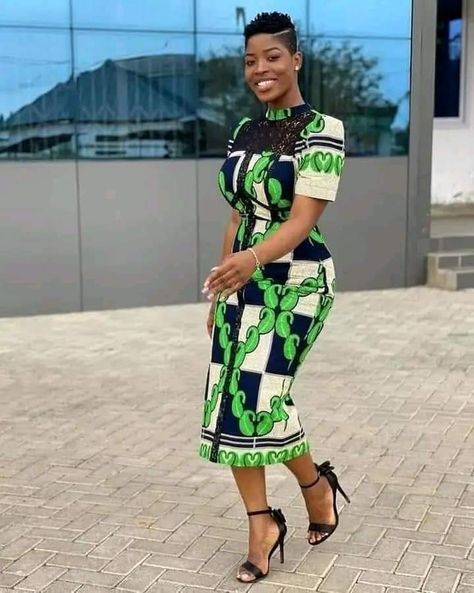 Ankara Office Dress Styles, Midi Gown, Print Dress Designs, Dresses Ankara, Stylish Naija, African Attire Dresses, Corporate Dress, Short African Dresses, African Dresses Modern