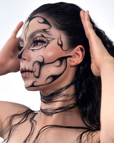 Pumpkin Makeup Ideas, Face Studies, Day Of The Dead Makeup, Sultry Makeup, Makeup Ojos, Dead Makeup, Cute Halloween Makeup, Face Art Makeup, Amazing Halloween Makeup