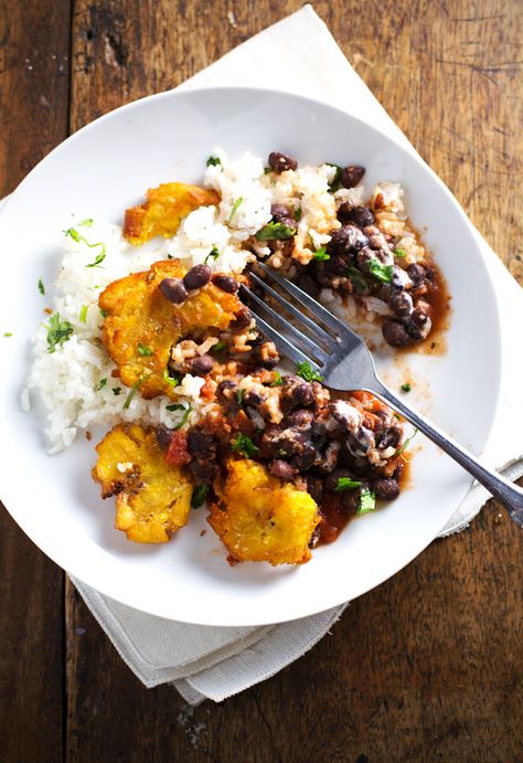 Tostones: Puerto Rican Fried Plantains perfect with rice and beans. Simple and so addicting. | pinchofyum.com Puerto Rican Food, Recetas Puertorriqueñas, Fried Plantains, Rican Food, Rice And Beans, Family Magazine, Plantains Fried, Puerto Rican Recipes, Puerto Rican