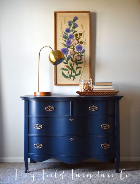 25 BEAUTIFUL BLUE Painted Furniture Ideas - Salvaged Inspirations Painted Vanities, Navy Dresser, Blue Painted Furniture, Blue Dresser, Shabby Chic Dresser, Blue Furniture, Dresser Makeover, Furniture Renovation, Refurbished Furniture