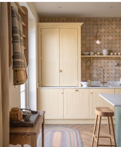 Warm Kitchen Ideas, Provence Kitchen, Living Space Decor, Switches And Sockets, Beach House Kitchens, Kitchen Transformation, New Space, Our New Home, Pretty Room