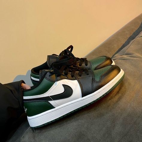 Please contact WhatsApp:+8613030850725 for more brand shoes, bags, clothing, and accessories. Air Jordan 1 Low Green, Men Casual Outfit, Women Jordans, Jordan 1 Low Green, Air Jordan 1 Low, Jordan 1 Low, Air Jordan Shoes, Style Trends, Mens Casual Outfits