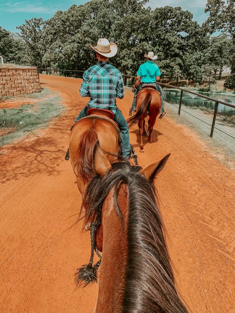 Team Roping Aesthetic, Roping Aesthetic, Bestie Pictures, Western Horses, Western Photoshoot, Country Bumpkin, Cow Horse, Cowboy Pictures, Western Photography