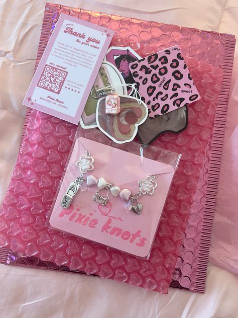 Everything that comes with your order 💗💗 free stickers & a free phone charm 💗💗 Phone Charm Packaging, Jewelry Packaging Bags, Bag Topper, Phone Charms, Packaging Ideas, Small Business Ideas, Cute Charms, Free Stickers, Phone Charm