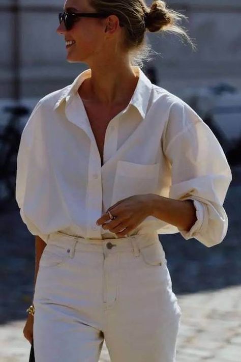 40+ Old Money Summer Outfits: Aesthetic & Essentials to Look Rich, Chic, and Elegant Van Outfits, Elegant Capsule Wardrobe, White Outfit Summer, Summer Old Money, Aesthetic Essentials, Money Couple, Old Money Summer Outfits, Classic Essence, Money Board