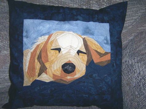 Golden Retriever pillow Golden Retriever Applique Pattern, Golden Retriever Quilt Pattern, Portrait Quilts, Dog Applique, Wall Quilt Patterns, Yellow Labrador Retriever, Dog Quilts, Quilting Templates, Yellow Labrador