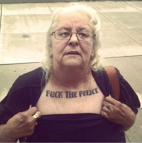 Grandma tattoo Fc St Pauli, Funny Old People, Y2k Background, Image Swag, Saved Pins, Puff And Pass, Funny Profile Pictures, Old People, Really Funny Pictures