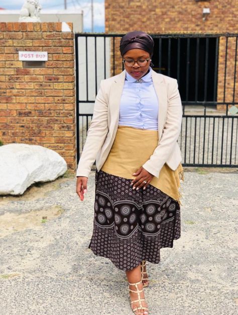 Xhosa Makoti Outfits Shweshwe, Makoti Attire Xhosa, Xhosa Makoti Outfits, Makoti Outfits, Xhosa Traditional Wedding Dresses, Makoti Attire, Xhosa Bride, Seshweshwe Dresses, Xhosa Attire