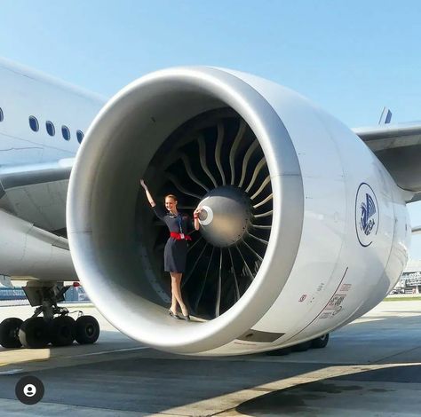 Flight Attendant Aesthetic, Flight Dispatcher, Air Canada Flight Attendant, Flight Attendant Training, Women In Aviation, Become A Flight Attendant, Mile High Club, Airplane Photography, Flight Attendant Life