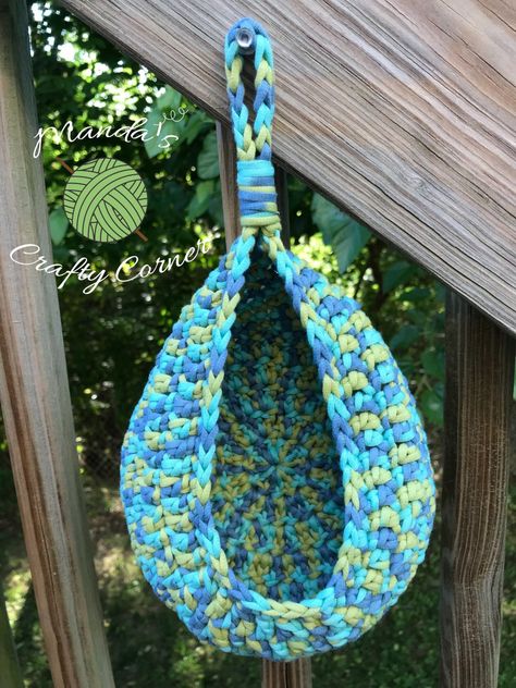 Hanging Baskets… A free crochet pattern – Manda's Crafty Corner Crochet Wall Hanging Basket Pattern Free, Crochet Hanging Baskets Free Patterns, Crochet Plant Hanger, Chat Crochet, Double Crochet Decrease, Crochet Hanging, Crochet Basket Pattern Free, Crochet Baskets, Crochet Storage