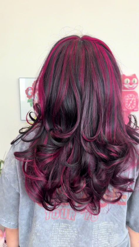 haircolor Color Hair Ideas Pink, Painted Roots Hair, Pink Hair Highlights On Brown Hair, Coloured Hair Highlights, Brunette Hair With Colored Highlights, Rainbow Highlights In Brown Hair, Hairdye Inspo Curly Hair, Hair Color Ideas Unnatural, Magenta Underneath Hair