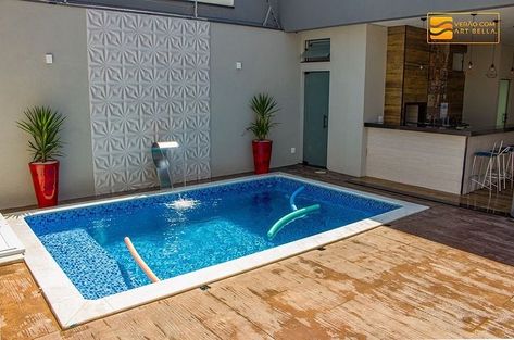 1,060 curtidas, 11 comentários - Art Bella Piscinas (@artbella.piscinas) no Instagram: “Trabalhar com amor é o que nos move. E isso se resulta a cada finalização de projeto. 😍🌴💦 A casa…” Patio Chico, Mini Piscina, Small Pool Design, Modern Pools, Backyard Pool Designs, Swimming Pools Backyard, Home Landscaping, Small Pool, Outdoor Decor Backyard