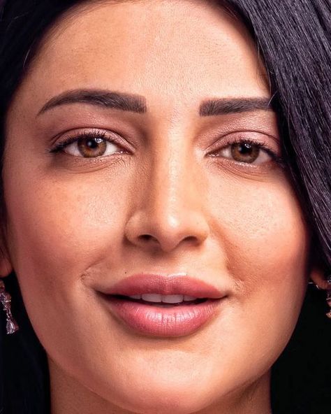 Shruti Haasan, Close Up Faces, Katrina Kaif Photo, Actress Without Makeup, Actress Images, Beauty Face Women, Hot Lips, India Beauty, Bollywood Actress