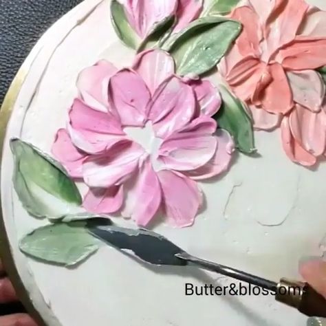 Flowers On Cake, Buttercream Flowers Tutorial, How To Paint Flowers, Sugar Geek, Palette Painting, Would You, Icing Techniques, Icing Flowers, Paint Flowers