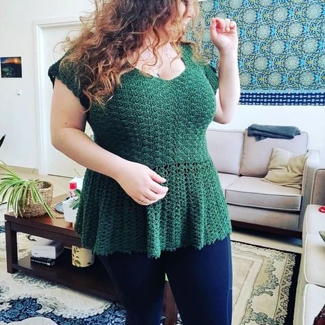 Lion Brand on Instagram: "Turn-heads in the perfect peplum top! #PeplumIsBack . 📸 @lily.and.yarn . #crochet #crochetersofinstagram #crochetdesignerlove #crochettop #crochetlove #makersofinstagram" Crochet Peplum Top, Crochet Peplum, Knitting And Crochet Patterns, Lion Brand Yarn, Crochet Jacket, Knitting And Crochet, Lion Brand, Knitting Crochet, Yarn Crafts