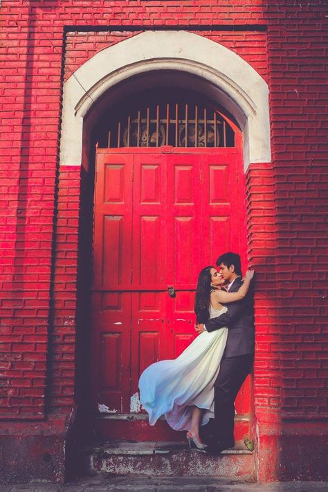 Prewedding Shoot, Prewedding Photoshoot, Pre Wedding Shoot Ideas, Pre Wedding Photoshoot Outdoor, Bride Photoshoot, Pre Wedding Poses, Wedding Couple Poses Photography, Pre Wedding Shoot, Wedding Couple Poses