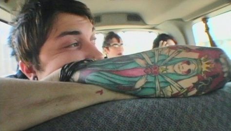 Frank (Mickey and Ray in the background XD) Frank Iero Tattoos, Frank Lero, I Love Mcr, In The Summertime, Our Lady Of Sorrows, Frank Iero, Gerard Way, Emo Bands, My Chemical