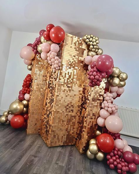 SUPPLY MY EVENTS on Instagram: "Something new ✨ Our champagne gold sequin wall panels set up in such a gorgeous and unique way by the babe that is Ally @bear.balloons 💕 Go over to @beartribeacademy for training and tutorials 🤍 And members get an exclusive discount with us 🫶🏼" Sequin Wall, Bridal Shower Balloons, Shower Balloons, Events Planning, Shimmer Wall, Balloon Wall, Balloon Diy, Balloon Bouquet, Gold Sequin