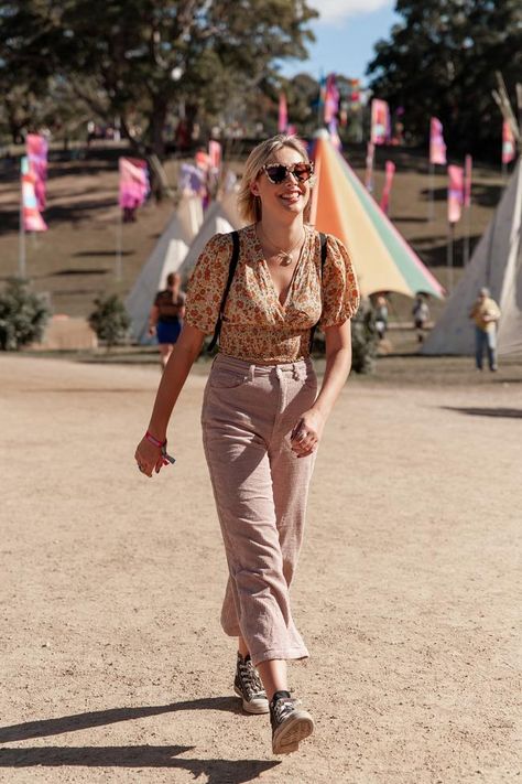 Winter Festival Outfit, Vogue Subscription, Circular Sunglasses, Outfit Concert, Bell Bottom Trousers, Festival Inspo, Splendour In The Grass, Wide Brim Fedora, Winter Festival