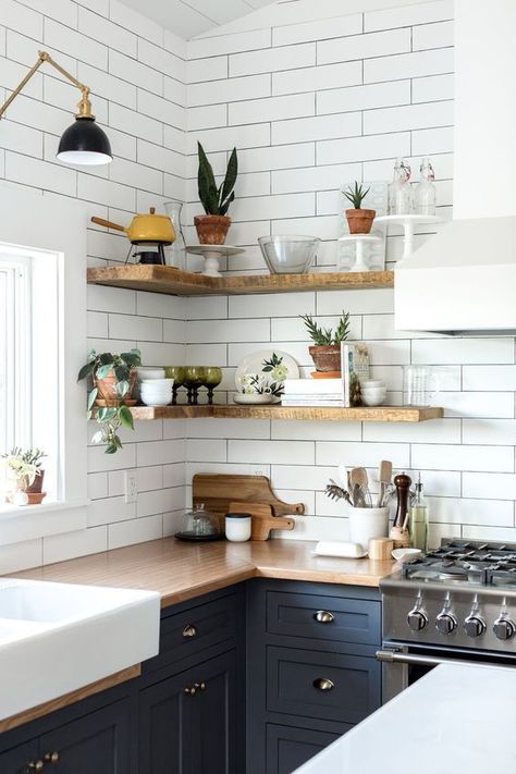 Model Dapur, Navy Kitchen, Barn Living, Kabinet Dapur, Kitchen Corner, Modern Farmhouse Kitchens, Apartment Kitchen, Trendy Kitchen, Kitchen Paint