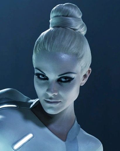 tron gem | Hair and Makeup Secrets of Tron: LegacyThe beauty brains behind the ... Sci Fi Makeup, Beau Garrett, Seven Of Nine, Movie Makeup, Tron Legacy, High Fashion Makeup, Makeup Secret, Fantasy Hair, Mermaid Makeup