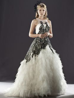 DH1 Harry Potter character Fleur dela Cour in her wedding gown 01 Fleur Delacour Wedding Dress, Harry Potter Yule Ball Dresses, Harry Potter Bridesmaid, Harry Potter Wedding Dress, Yule Ball Dresses, Harry Potter Yule Ball, Bill Weasley, Movie Wedding Dresses, Weasley Harry Potter