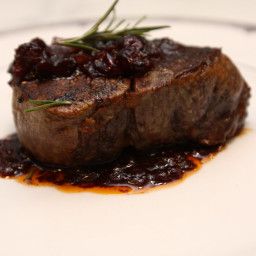 Roast Fillet Of Beef, Filet Mignon Sauce, Filet Mignon Roast, Roasted Beef Tenderloin, Pan Seared Filet Mignon, Filet Mignon Recipe, Raspberry Sauce Recipe, Roasted Beef, Mignon Steak