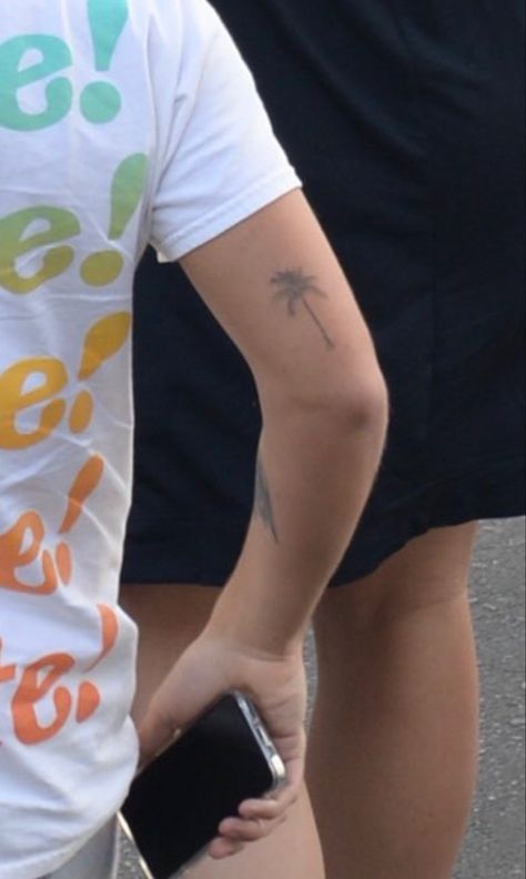 Tree Tatto, Harry Styles Tattoos, Palm Tattoos, Palm Tree Tattoo, Cute Tiny Tattoos, Rib Tattoo, Tree Tattoo, Matching Tattoos, S Tattoo