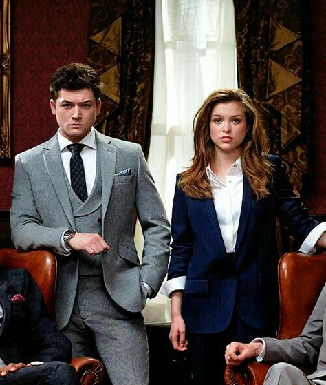 Eggsy and Roxy. Sophie Cookson Kingsman, Roxy Kingsman, Kingsman Style, Kingsman Suits, Film Kingsman, Eggsy Kingsman, Kingsman Movie, Sophie Cookson, Taron Egerton Kingsman