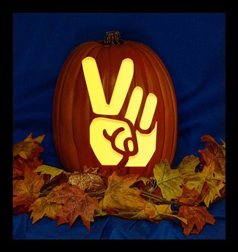 Peace Sign Pumpkin, Pumpkin Mouth, Foam Carving, Pumpkin Carver, Halloween Pumpkin Carving Stencils, Peace Sign Hand, Creative Pumpkin Carving, Peace Hand, Halloween Pumpkin Designs