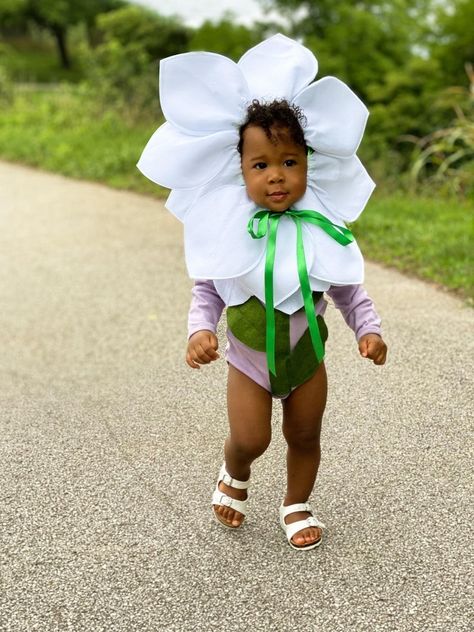 Flower Head Piece, Short Sleeve White Shirt, Homecoming Parade, Flower Costume, A Beautiful Flower, Pink Headbands, Flower Headpiece, Magnolia Flower