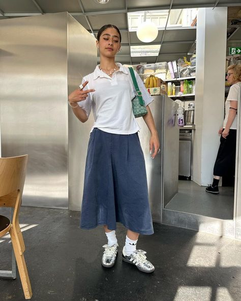 Modest Outfits Aesthetic, Sambas Adidas Women Outfit, Adidas Samba Outfit, Samba Outfit, Wales Bonner, Skirt Fits, Modest Outfits, Look Cool, Modest Fashion