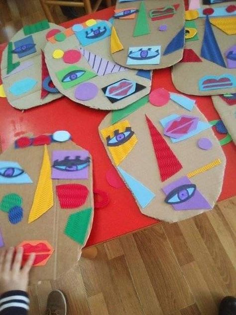 Picasso Kids, Montessori Art, Kids Art Class, Picasso Art, Elementary Art Projects, Kindergarten Art, Art Activities For Kids, Art Lessons Elementary, School Art Projects