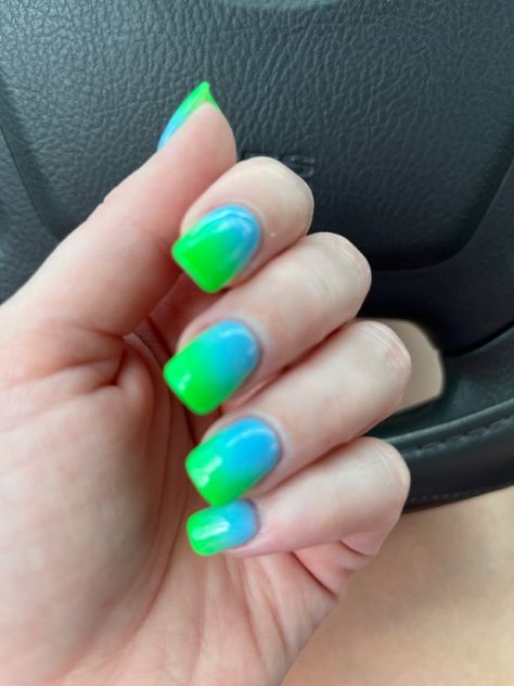 Blue And Green Dip Nails, Green Yellow Ombre Nails, Short Green Ombre Nails, Blue Ombre Dip Nails, Green And Blue Ombre Nails, Blue And Green Ombre Nails, Ombre Dip Nails, Bio Gel Nails, Green Dips