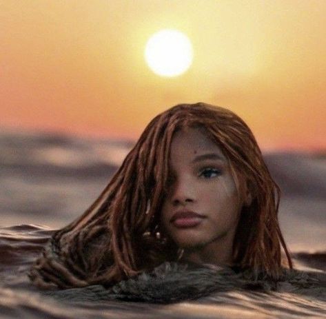 Celebrity Selfie Aesthetic, Chloe Halle, Chloe And Halle, Little Mermaid Live Action, Chloe X Halle, Disney Princess Fan Art, Mermaid Aesthetic, Halle Bailey, Black Femininity