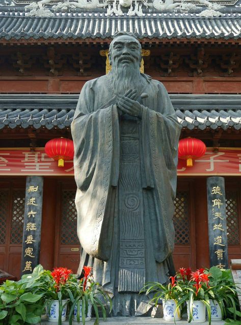 Top facts for visiting the Confucius Temple - Fuzimiao in Nanjing China Chinese Gate, Shadow Puppetry, Rebuilding The Temple, Top Facts, Nanjing China, Shopping Market, Chinese City, Chengdu China, Travel China