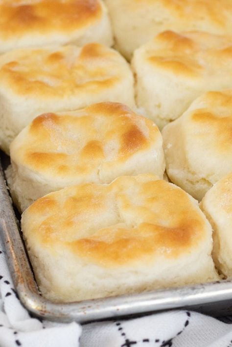 Easy Dessert Bakes, Sour Cream Biscuits Recipe, Recipes For Sour Cream, Cooking With Sour Cream, Sour Cream Biscuit Recipe, Dishes With Sour Cream, Sour Cream Bread Recipe, What To Do With Sour Cream, Recipes Using Sour Cream Dinner