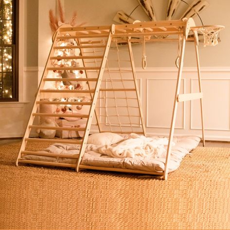 Wooden Climbing Frame Indoor, Montessori Jungle Gym, Jungle Gym Bed, Kids Play Gym Indoor, Jungle Gym Playroom, Jungle Gym Bedroom, Indoor Climbing Structures For Kids, Big Kids Playroom Ideas, Diy Jungle Gym