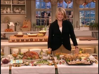 Watch Martha Stewart’s How to Set Up a Functional Buffet Table Video. Get more step-by-step instructions and how to’s from Martha Stewart. Thanksgiving Buffet Table, Outdoor Buffet Tables, Party Buffet Table, Outdoor Buffet, Buffet Set Up, Christmas Buffet, Thanksgiving Dinner Table, Party Food Buffet, Buffet Set