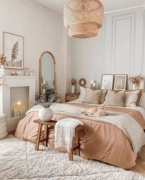 Guest Room Boho, Glam Boho Bedroom, Boho Glam Bedroom, Glam Room Ideas, Small Guest Room, Beach Room Decor, Glam Boho, Glam Bedroom, College Dorm Room Decor