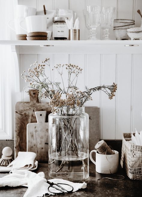 Scandinavian Farmhouse Style, Scandinavian Farmhouse, Scandinavian Style Home, Deco Nature, Bohemian House, Swedish House, All White Kitchen, Scandinavian Interior Design, Scandinavian Interior