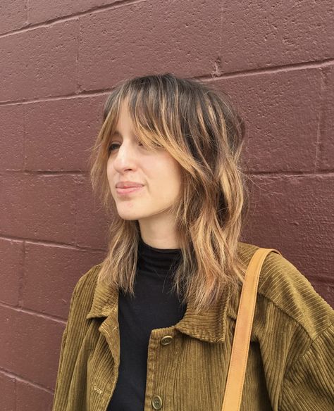 Highlights Mullet, Short Grunge Hair, Mullet Haircut, Wavy Bob Hairstyles, Hair Streaks, Mullet Hairstyle, Cut My Hair, Hair Inspo Color, Alexa Chung