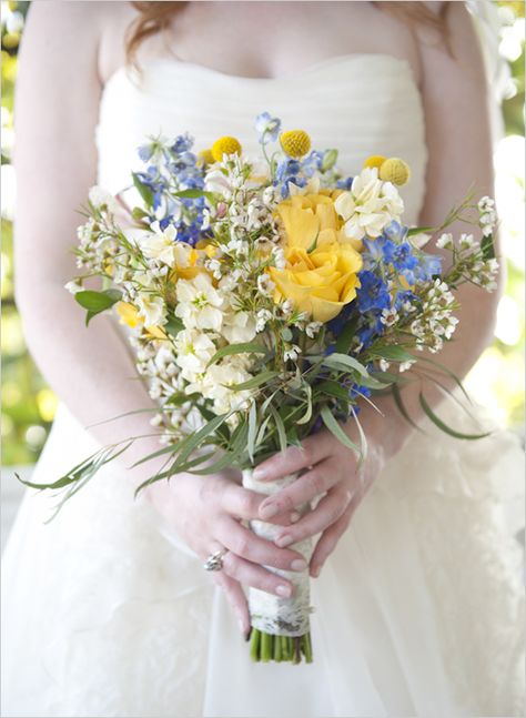 lacy wedding bouquet in yellow n blue...switch for purple 'n sunflowers.... Yellow Wedding Bouquet, Yellow And Blue Flowers, Vintage Bouquet Wedding, Yellow Wedding Flowers, Yellow Bouquets, Blue Wedding Bouquet, Prettiest Bouquet, Blue Wedding Flowers, Wildflower Bouquet