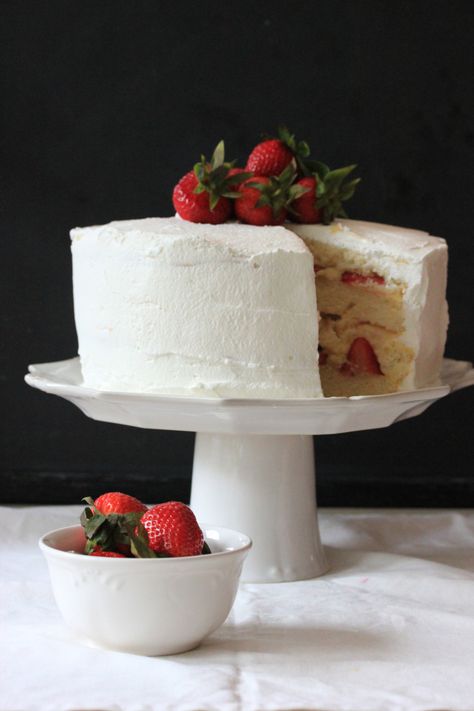 Casada Cake, Casada Cake Recipe, Cassata Cake Recipe, Cake Problem, Cassata Cake, Strawberry Wedding Cakes, Strawberry Custard, Homemade Wedding Cake, Homemade Custard