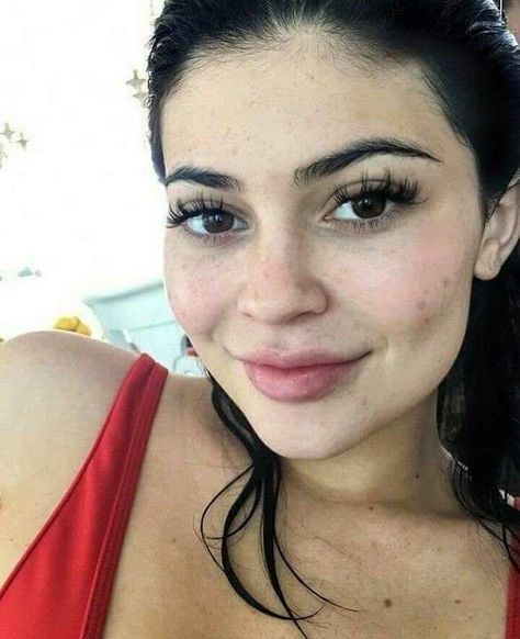 Kylie No Makeup, Kylie Jenner Eyelash Extensions, Kylie Jenner Eyelashes, Kylie Jenner Eyebrows, Kylie Jenner Face, Kylie Jenner Lashes, Natural Fake Eyelashes, Lashes Fake Eyelashes, Lash Style