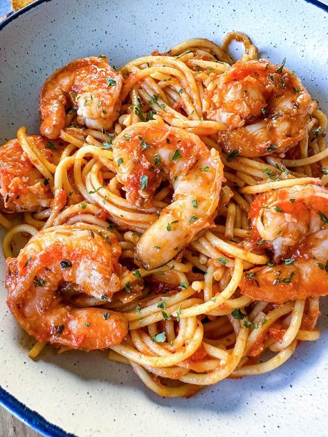 This shrimp spaghetti recipe is the perfect choice for an easy-to-make dinner that's sure to impress. Combining succulent shrimp with a flavorful garlic and tomato sauce, this dish offers a delicious blend of tastes and textures and is a great way to switch up the classic version. Cajun Pasta Recipes, Fun Meals, Shrimp Spaghetti, Homemade Marinara Sauce, Creamy Shrimp Pasta, Simple Family Meals, Shrimp Sauce, Homemade Cookbook, Marinara Sauce Homemade