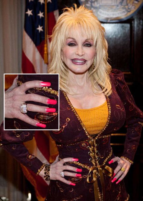 Dolly Parton Nails, Gloves With Nails, Nails 80s, Nails Real, Children Of The Corn, Dolly Fashion, Classic Hollywood Glamour, Celebrity Nails, Long Nail Designs